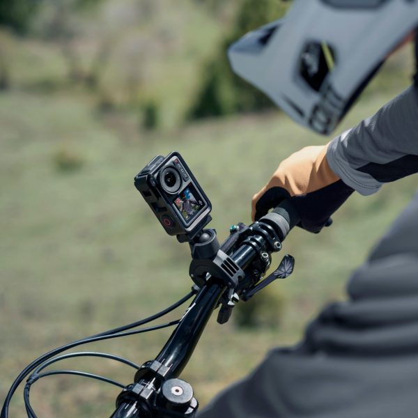 DJI Osmo Action 4 4K Action Camera Adventure Bundle Gray-9