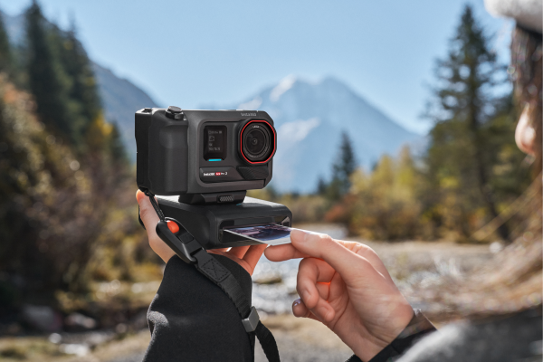 Insta360 Ace Pro2 Flash Print Bundle Black Action Camera-11
