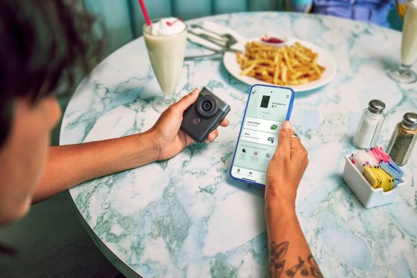 Canon PowerShot V10 4K Video Camera for Vloggers-25